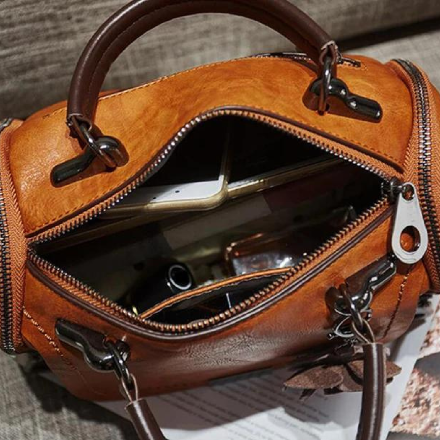 Schicke florale Eleganz – Fashion Boston Handtasche