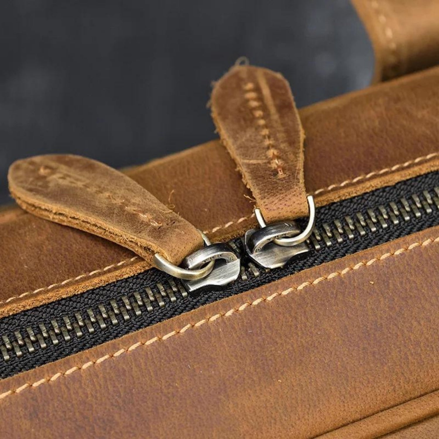 Klassische Laptop-Aktentasche aus Leder – professionell und vielseitig