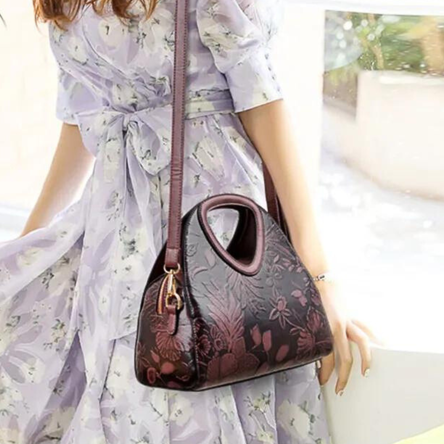 Vanderwah Handtasche: Geprägtes Design mit geräumigem Luxus