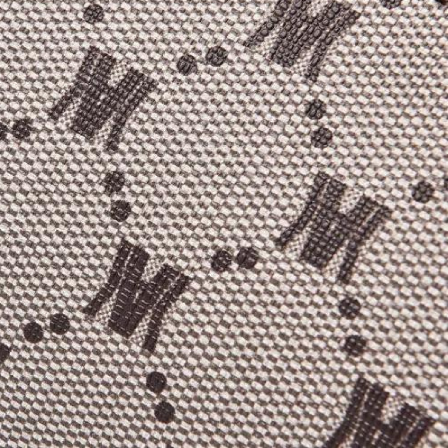 Elegante Umhängetasche mit Monogramm
