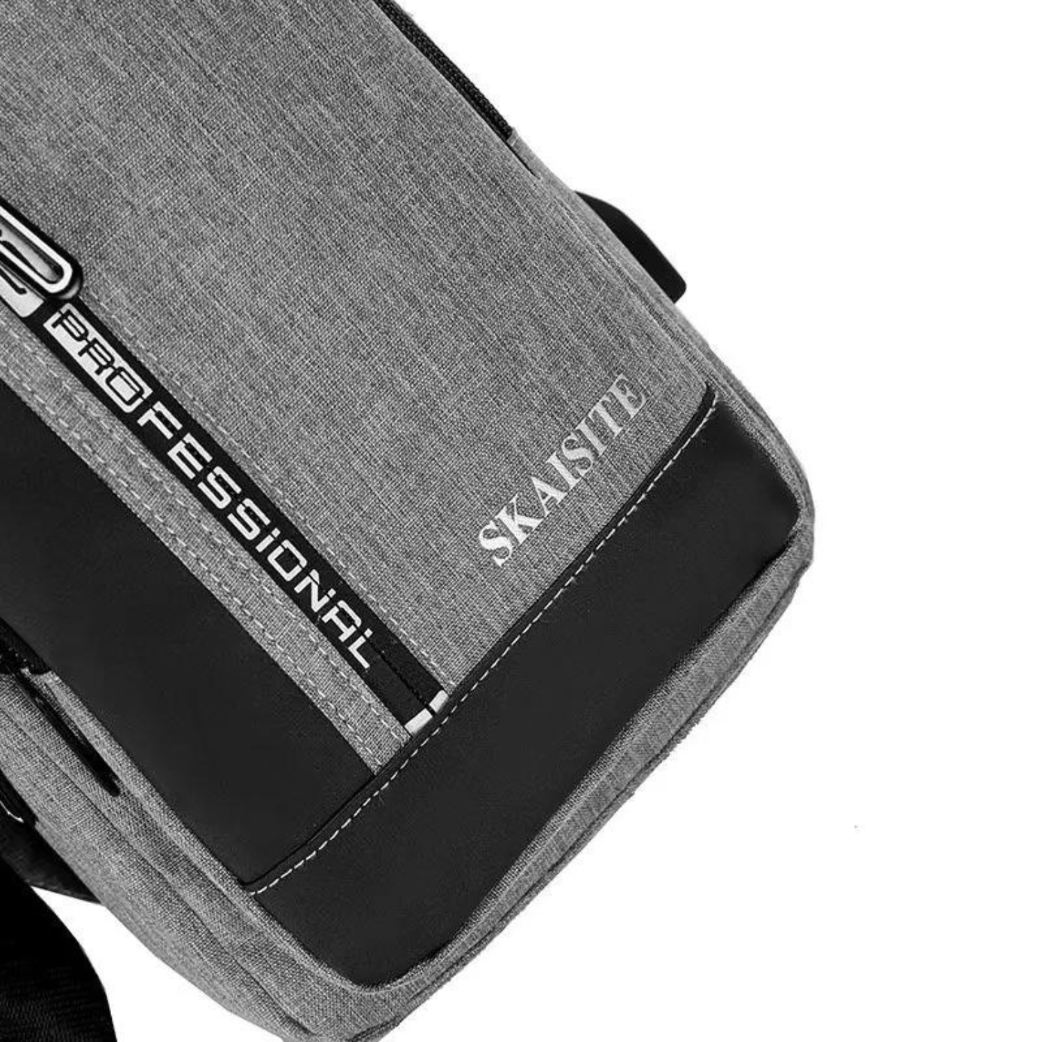 Elegante urbane Brusttasche mit USB-Ladeanschluss