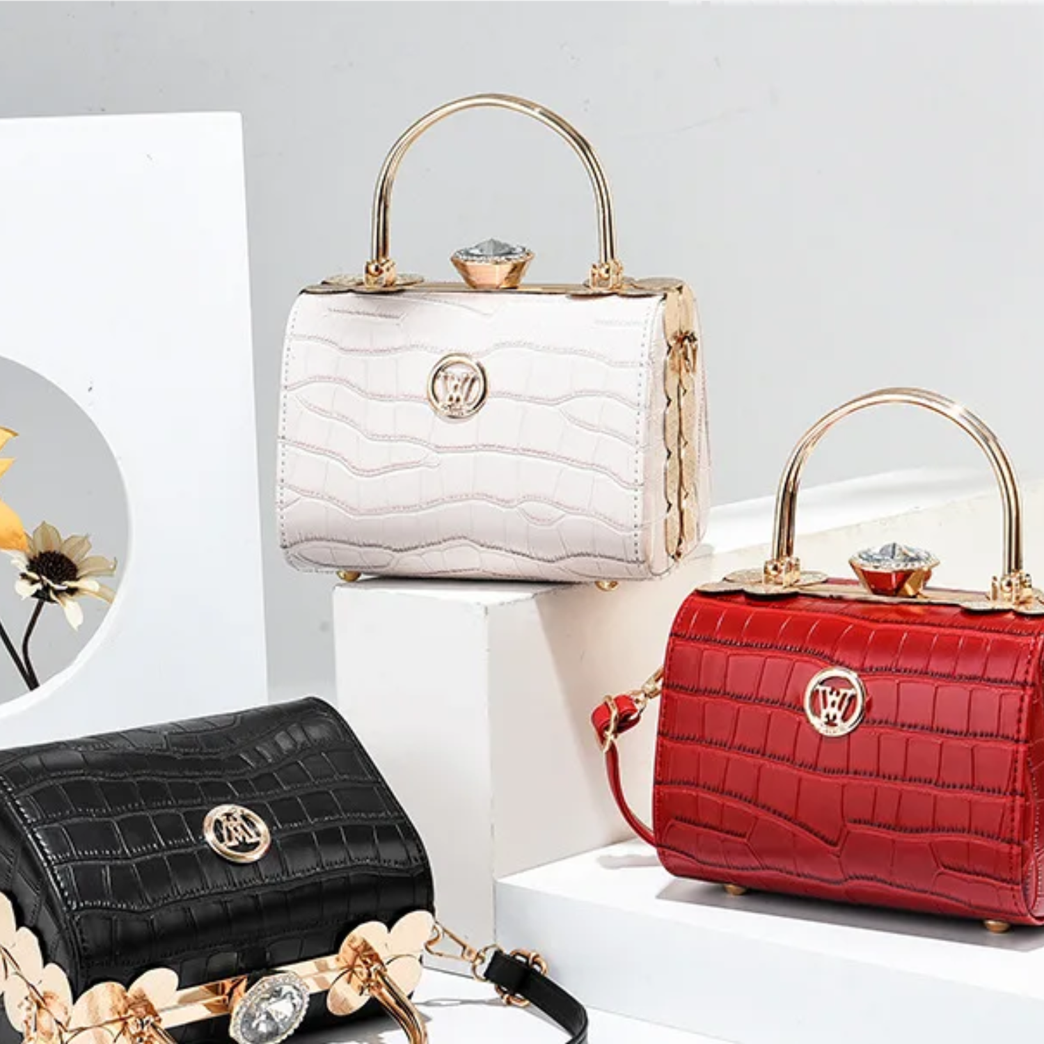 Elegante kleine quadratische Handtasche aus hellem Leder - Hochwertige Damen-Umhängetasche