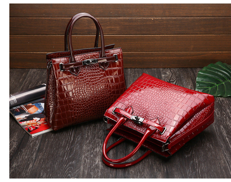 Luxury Crocodile Pattern Leather Handbag - Fashionable Women's Shoulder Bag