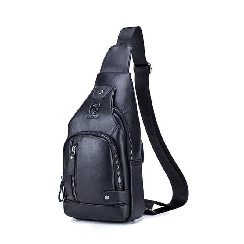Rustikale Brusttasche aus Rindsleder mit USB-Ladefunktion