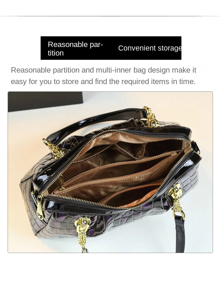 Schicke Tote Bag aus Leder mit Kroko-Effekt in Stilblau