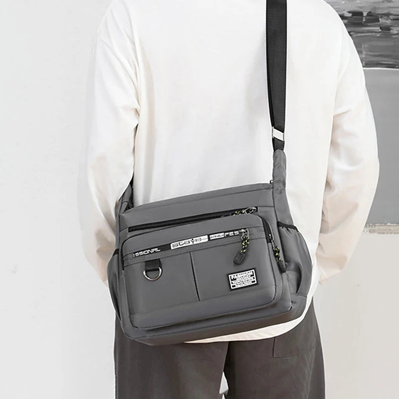 Zeitgenössische urbane Messenger-Tasche