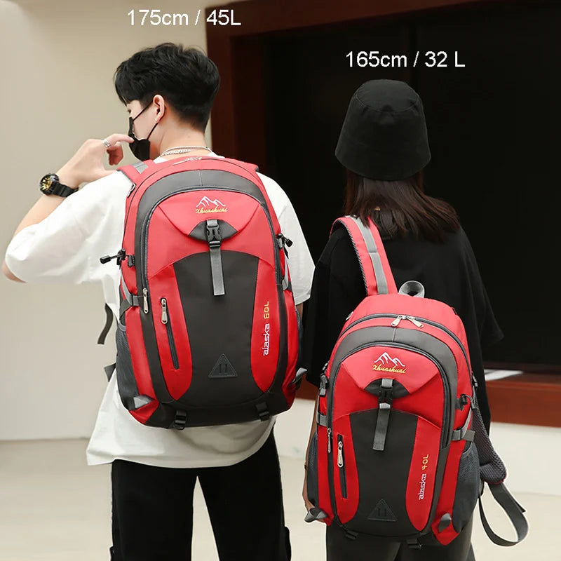 Abenteuertauglicher Trekking-Rucksack: Wasserdicht und mit vielen Taschen