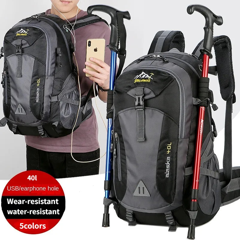 Abenteuertauglicher Trekking-Rucksack: Wasserdicht und mit vielen Taschen