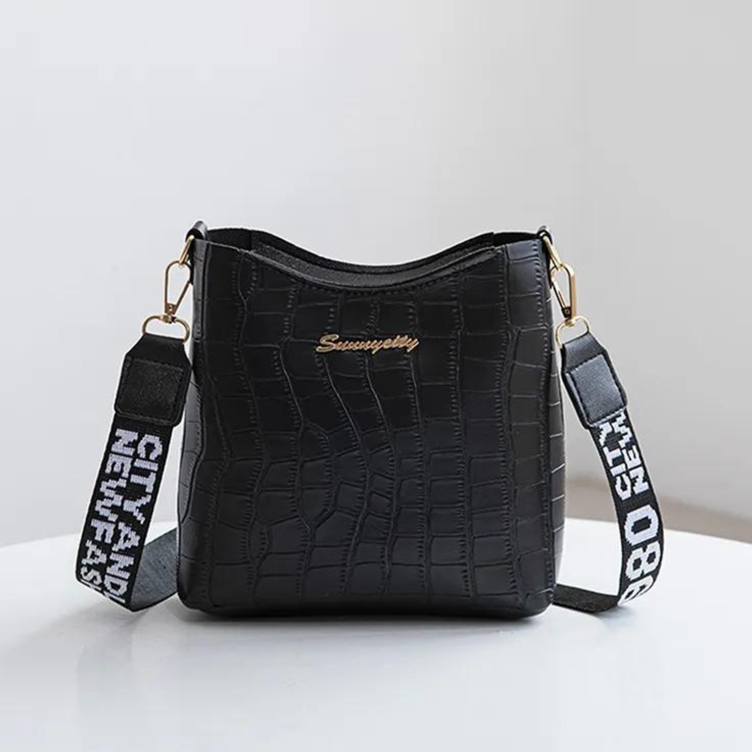 Chic Crocodile-Pattern Crossbody Bag