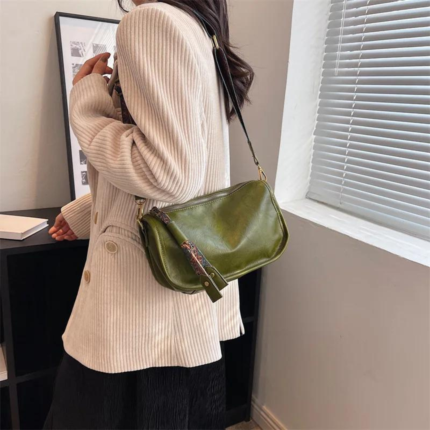 Retro-Chic PU Leather Pillow Shoulder Bag