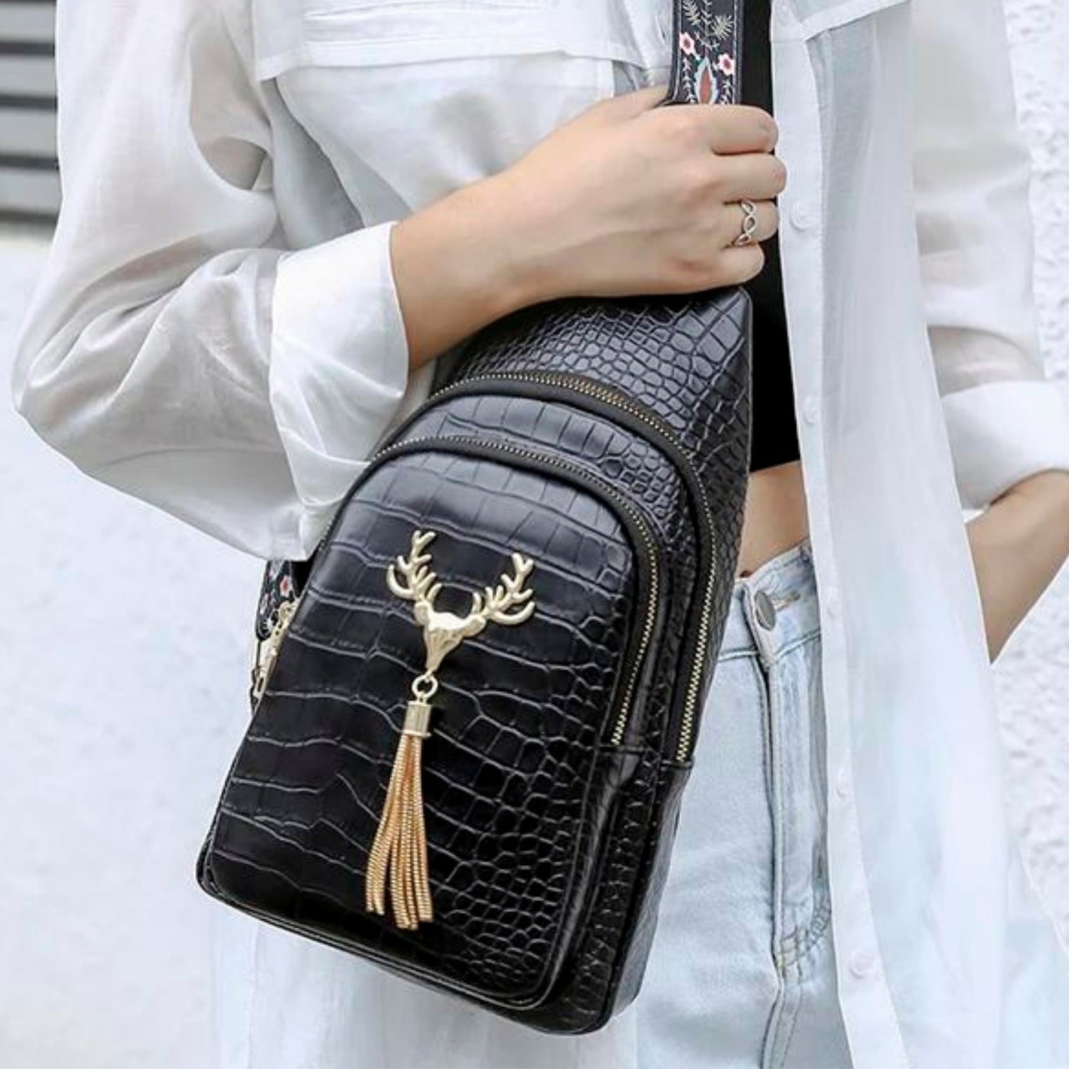 Elegant Alligator Pattern Sling Chest Bag