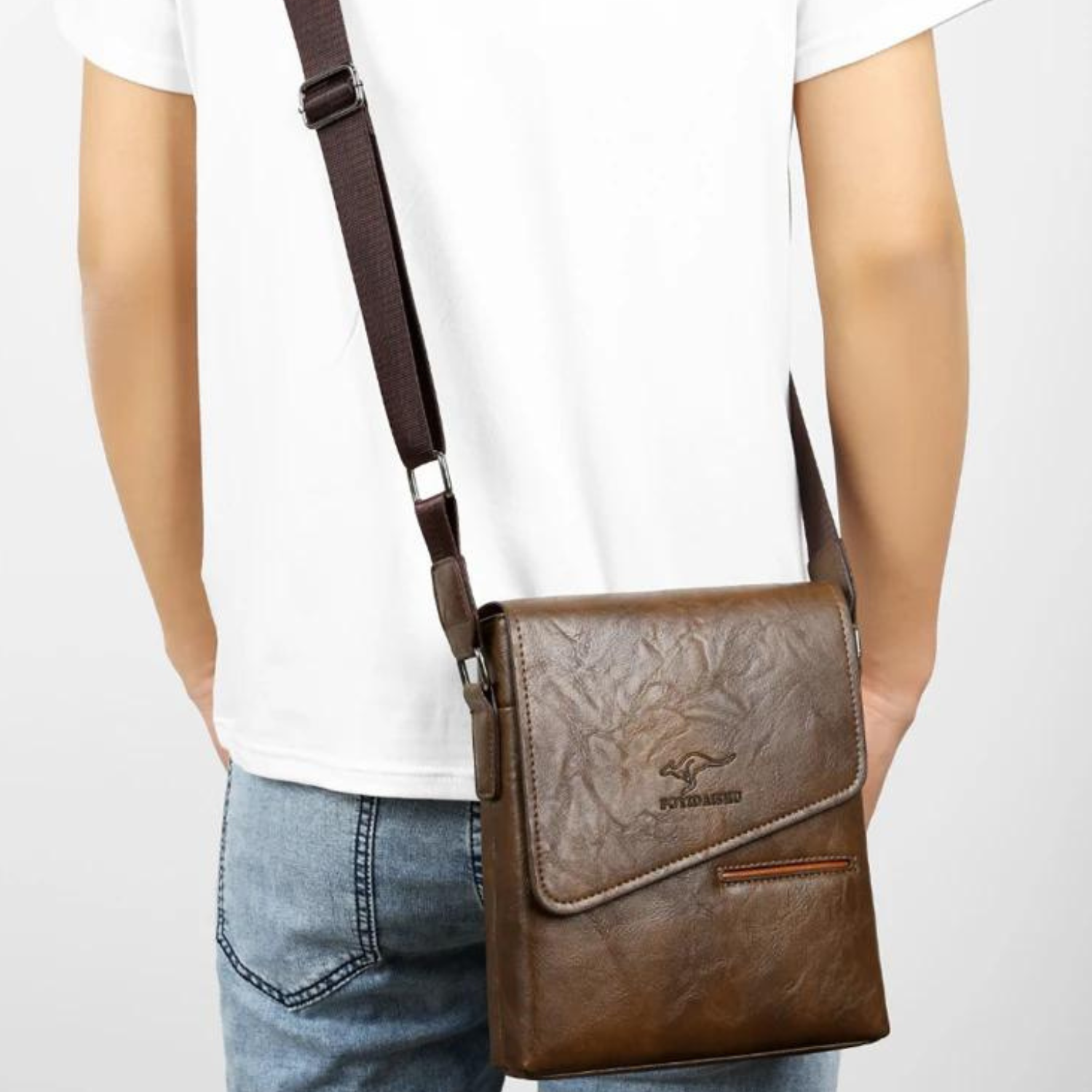 Sleek Urban Messenger Bag – Professional Men's Essential