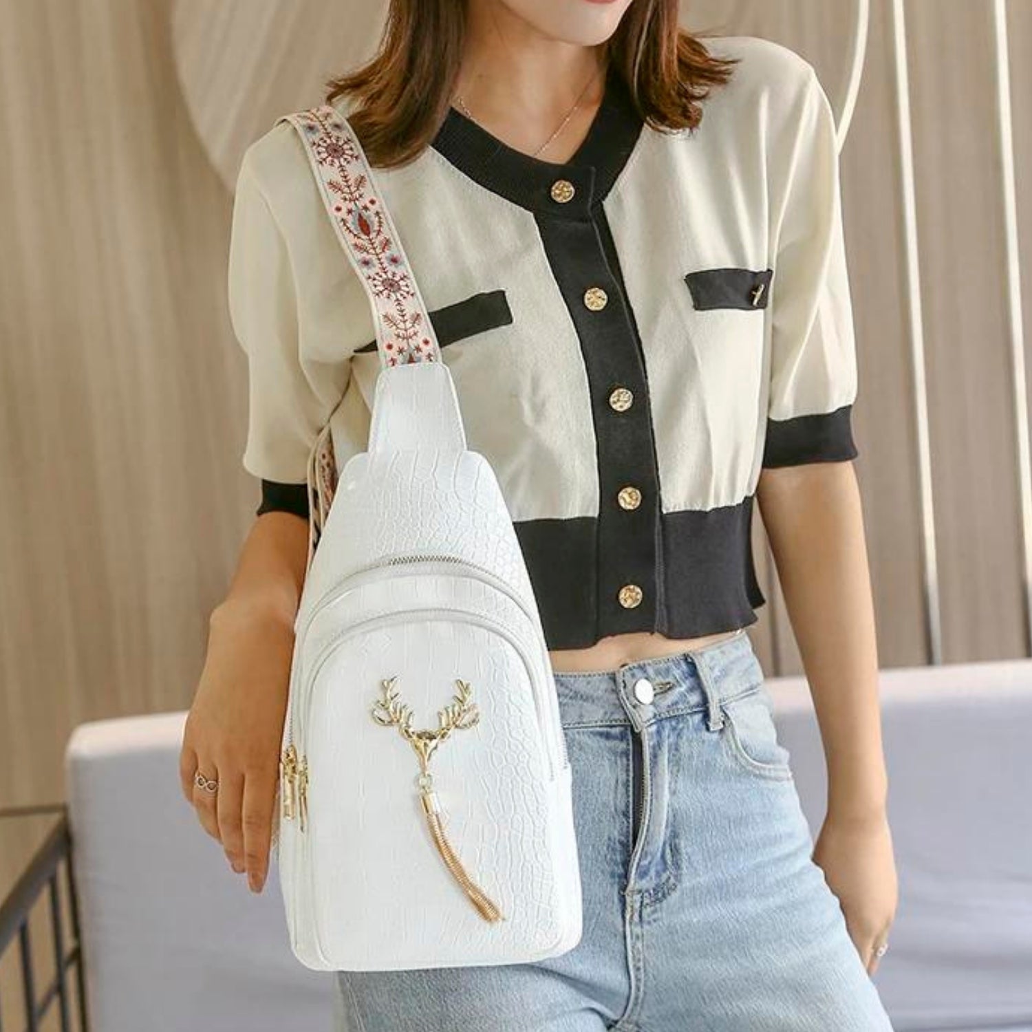 Elegant Alligator Pattern Sling Chest Bag