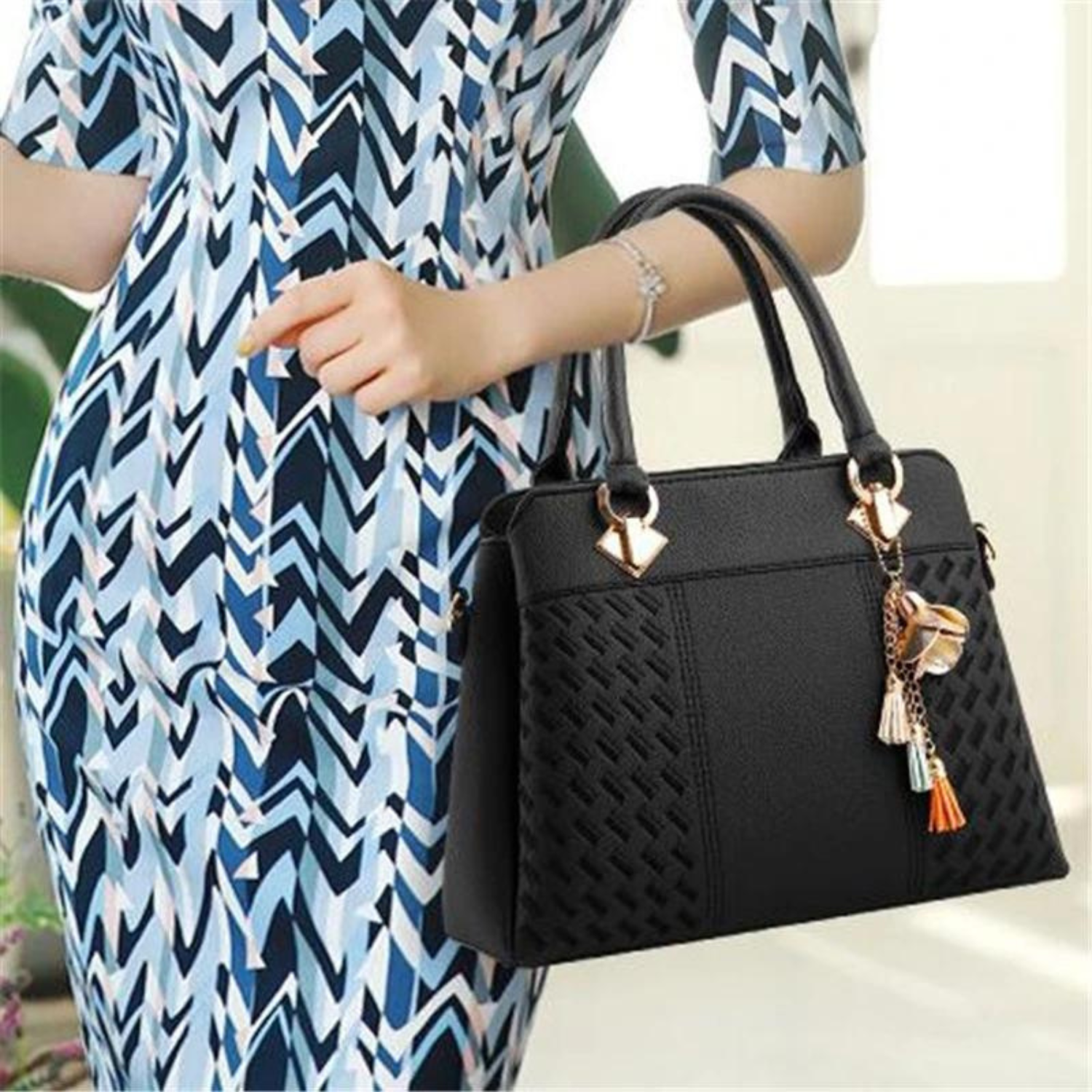 Chic Tassel Charm Crossbody Handbag