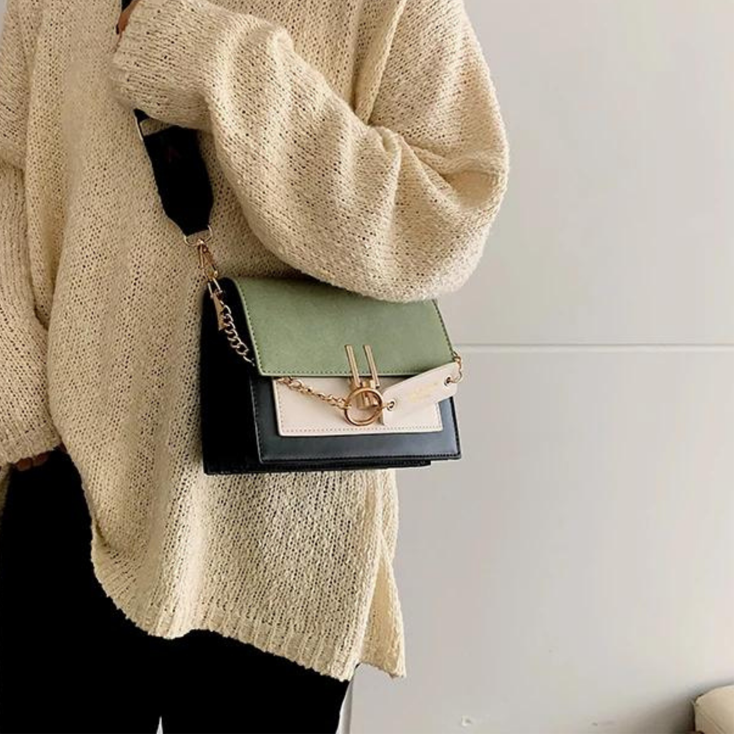 Chic Contrast Messenger/Shoulder Bag