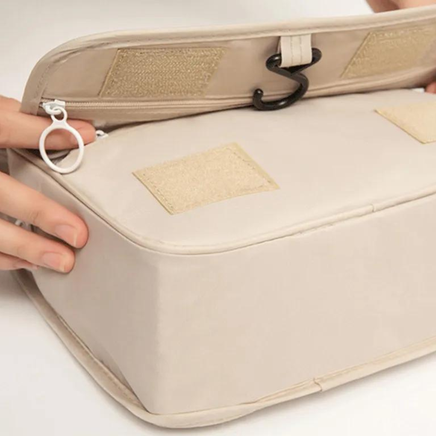 Versatile Foldable Toiletry and Cosmetic Travel Organizer