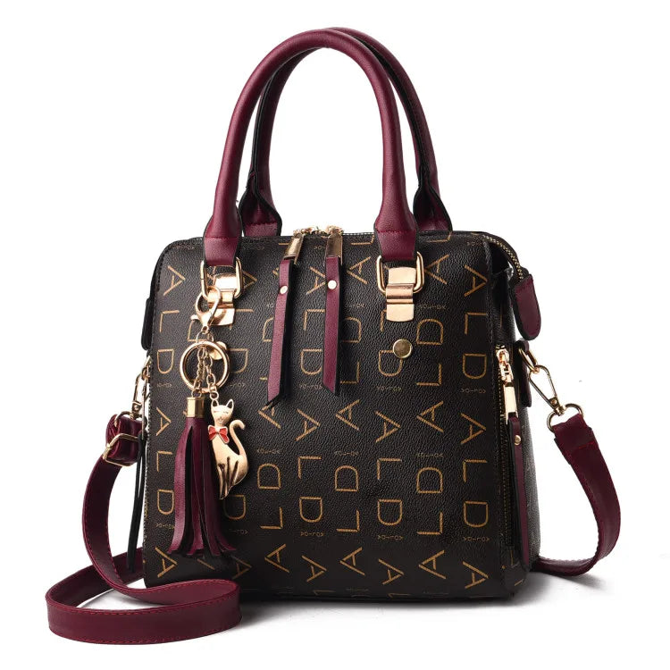 Vento Marea Signature Print Tote: Tasseled Elegance