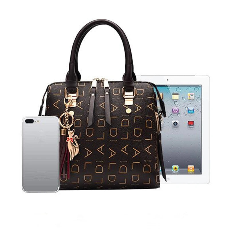 Vento Marea Signature Print Tote: Tasseled Elegance