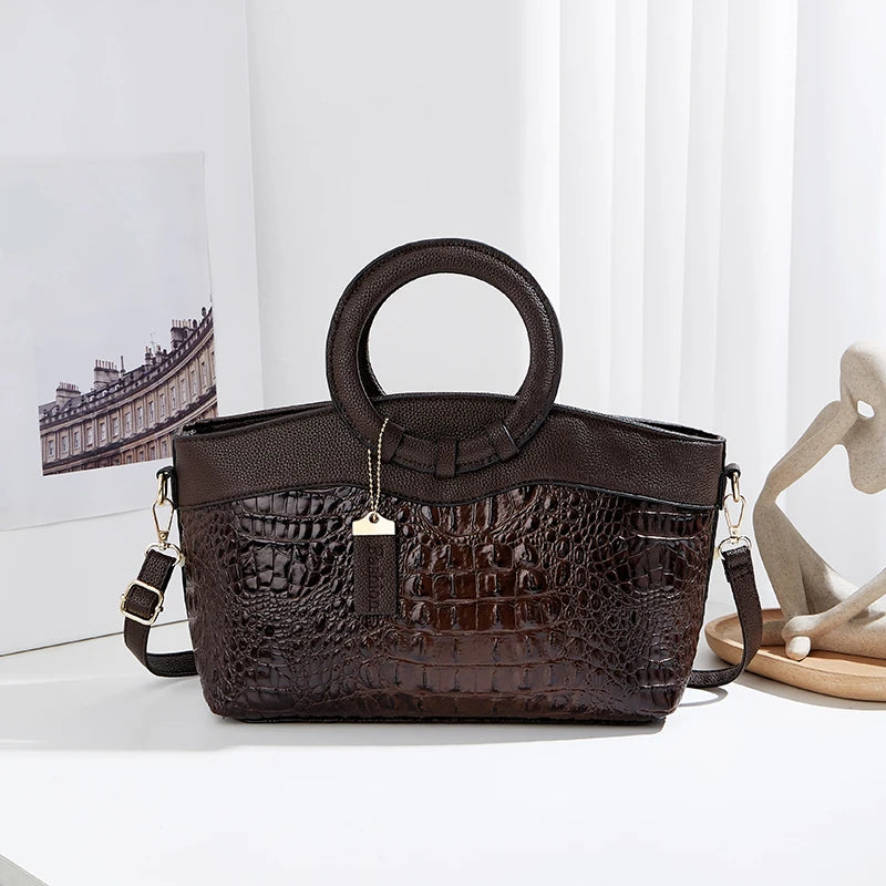 Klassische Satchel mit Krokoprägung in Auburn