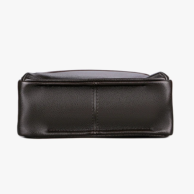 Classic Black Polo-Inspired Shoulder Bag – Timeless Style Statement