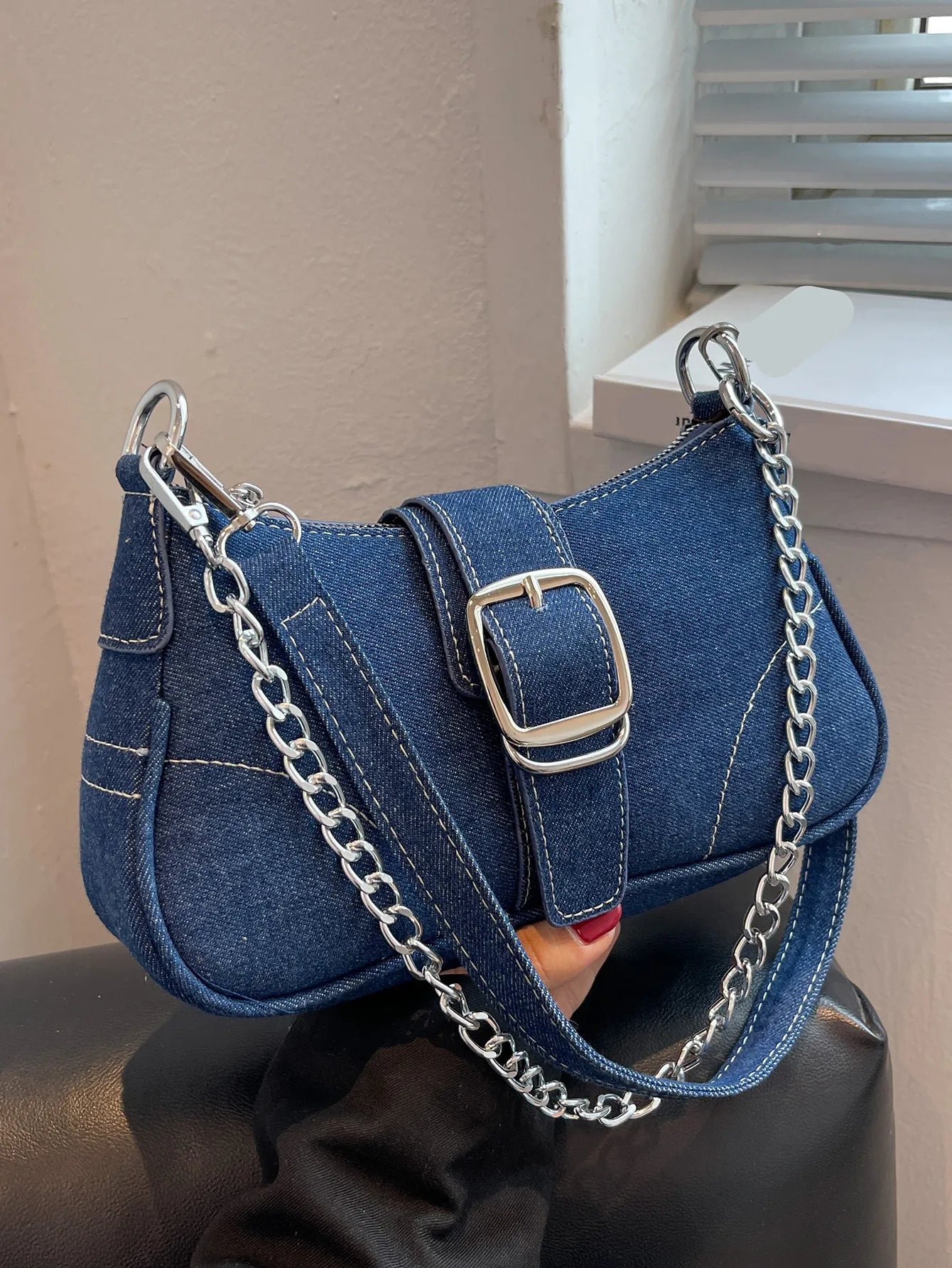 Denim Delight Shoulder Bag: Casual Luxe